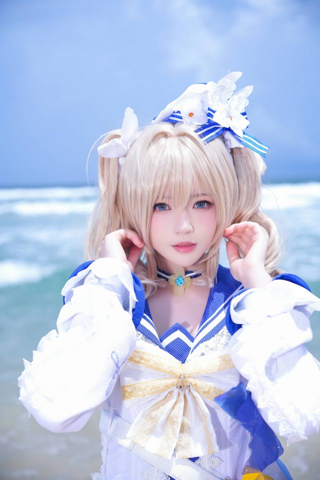 原神COSPLAY：桜桃喵完美演绎可爱偶像芭芭拉的清新魅力